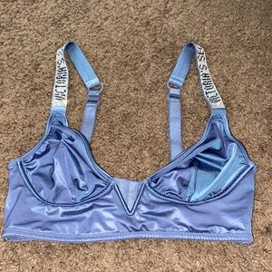 VICTORIA’S SECRET SILKY BRALETTE // SIZE S BLUE